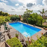 Queen Etna - Beautiful Pool