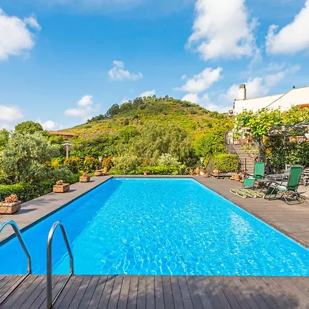 Queen Etna - Beautiful Pool